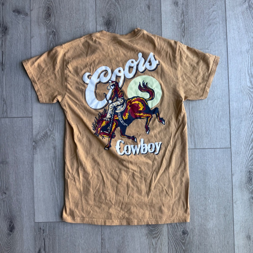 Coors Banquet Cowboy Graphic T-Shirt Tan Mens Small Official Licensed Western